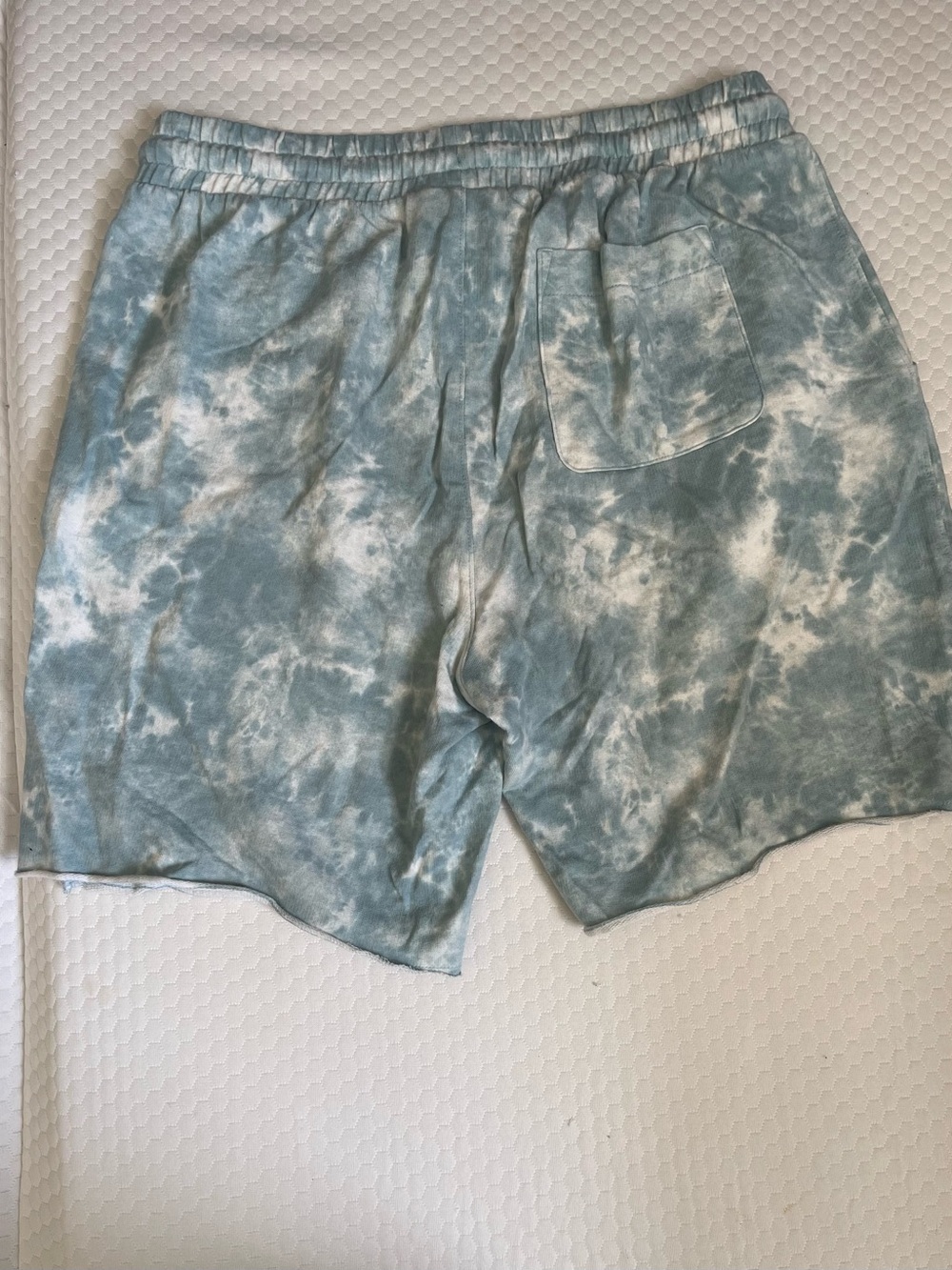 Men’s Light Blue Tie Dye Shorts
Medium
Great Used Condition
Original Use - Picture 4 of 6